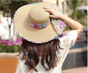 The straw hat not only at the beach
