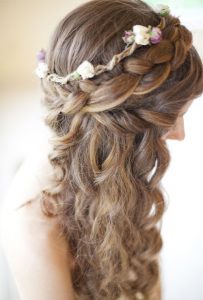 Top Wedding Hairstyling Tips For Girls With Curly Hair