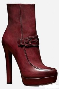 Gucci And His Wonderful Shoes 2012